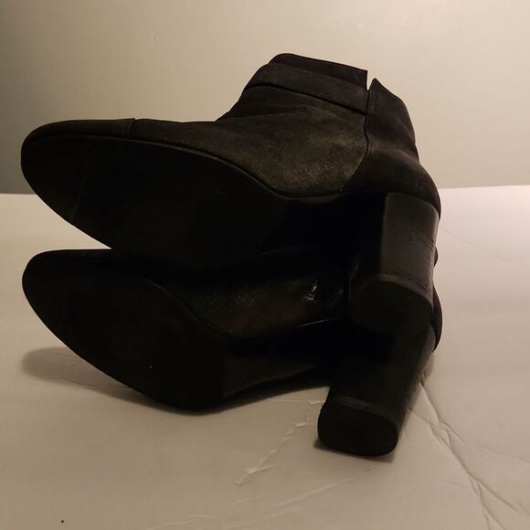 Authentic CHANEL Interlocking Boots - Picture 7 of 12